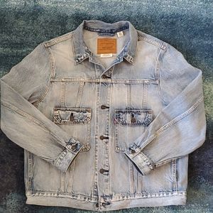NWOT Levi's Premium Iconic Original Trucker Jacket
